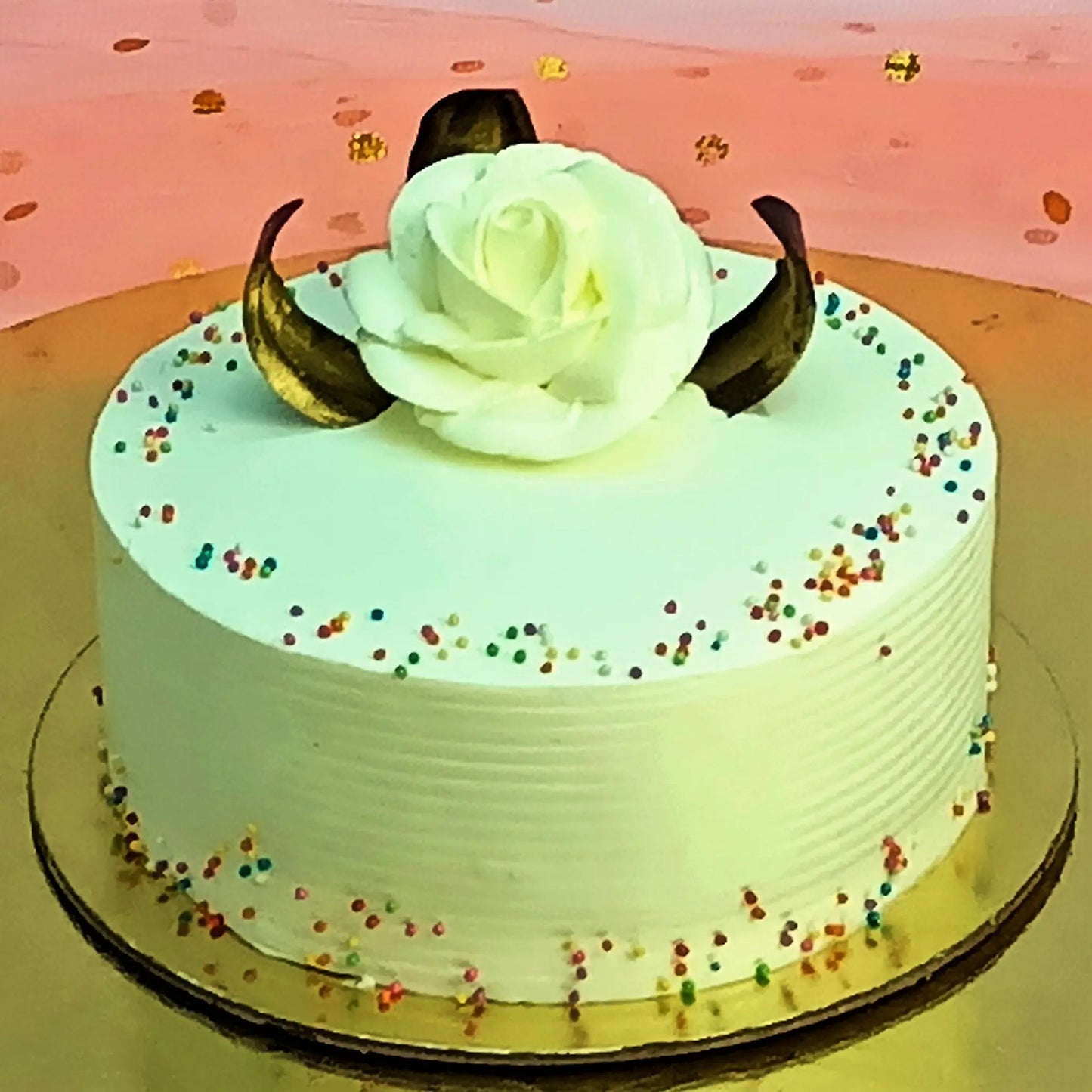 1kg eggless vanilla cake with whipped cream and chocolate garnish from Cakestry15