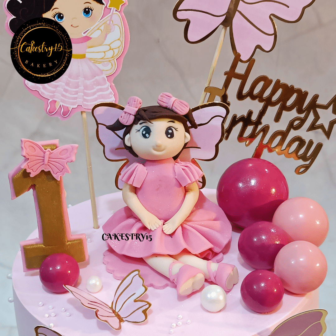 Princess theme 4kg size 2tier pineapple flavor 1st birthday cake,top tier close up image